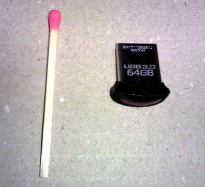 SANDISK USB3.0 とマッチ棒